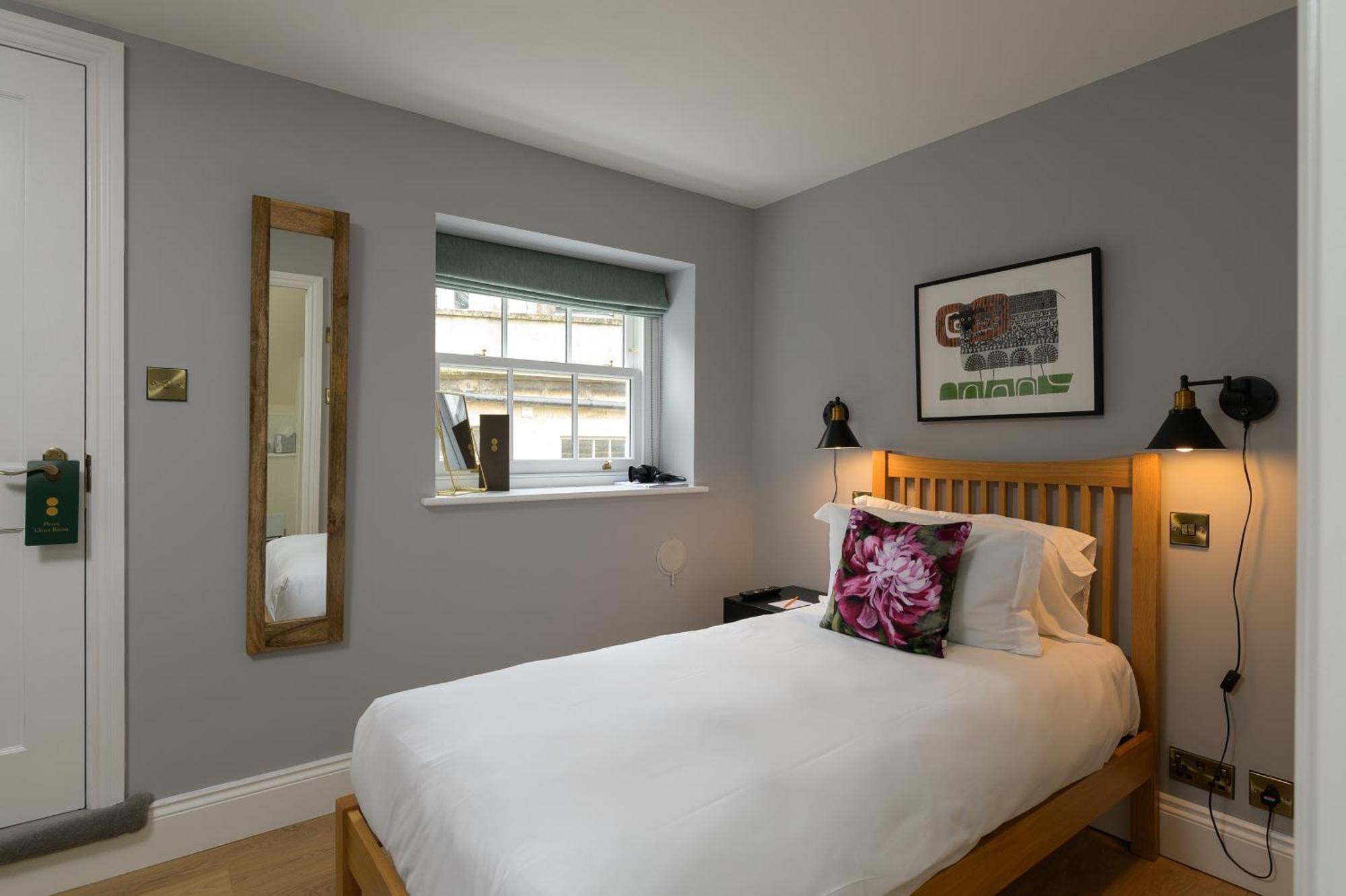 Eight Otel Bath Dış mekan fotoğraf